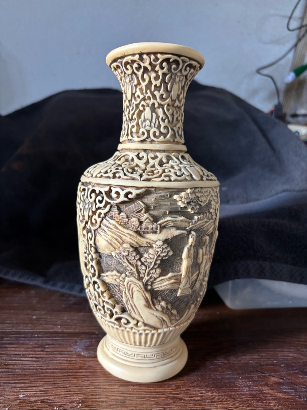 VINTAGE  Artist is  SORETRI  made from RESIN  BROWN  VASE  STATUE
